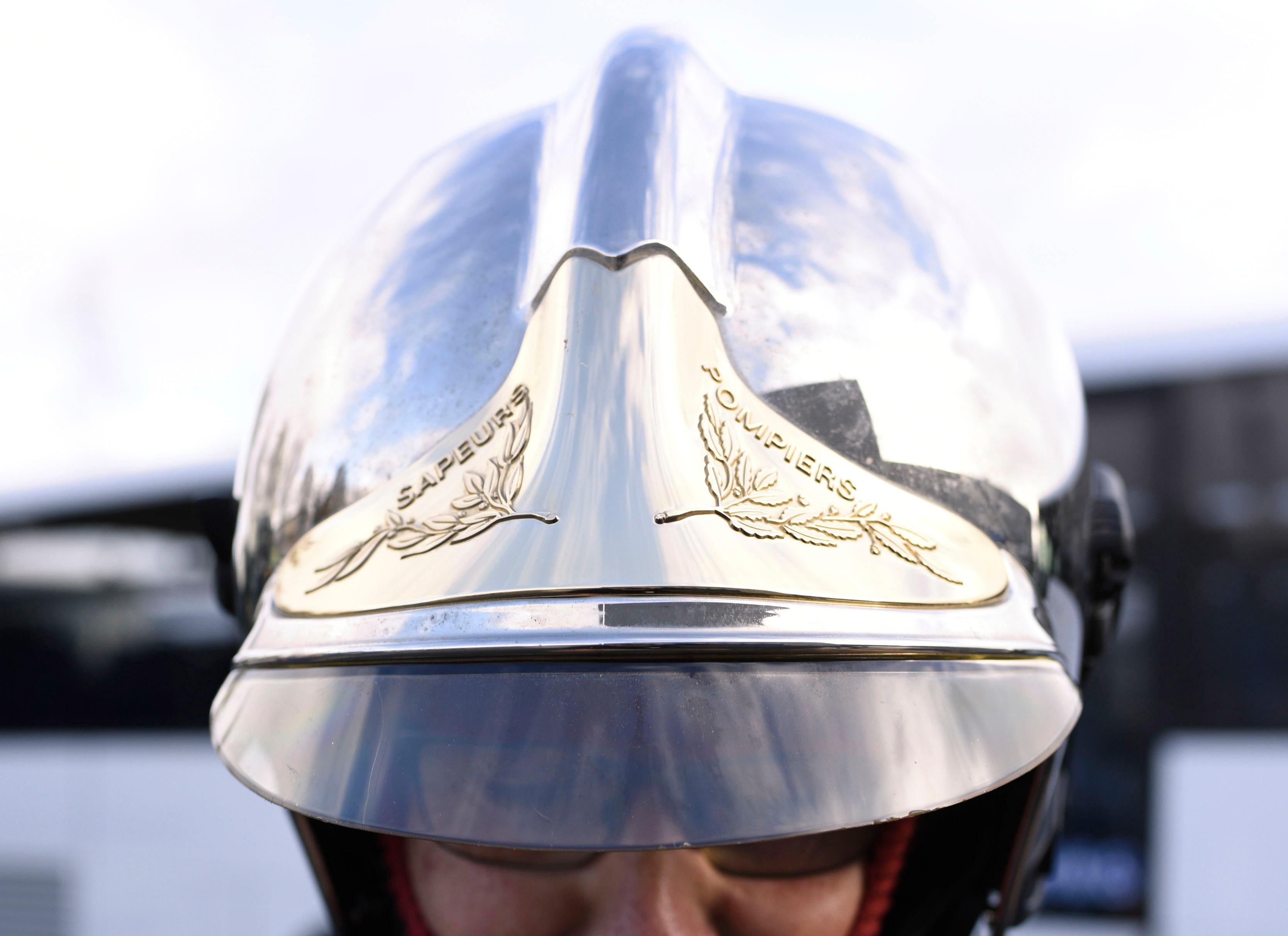 Un casque de pompier