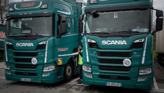 Une conductrice de camion 