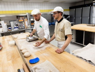 CFA Eschau : des apprentis testent une farine moins volatile