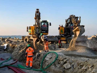 La construction de la digue de La Turballe