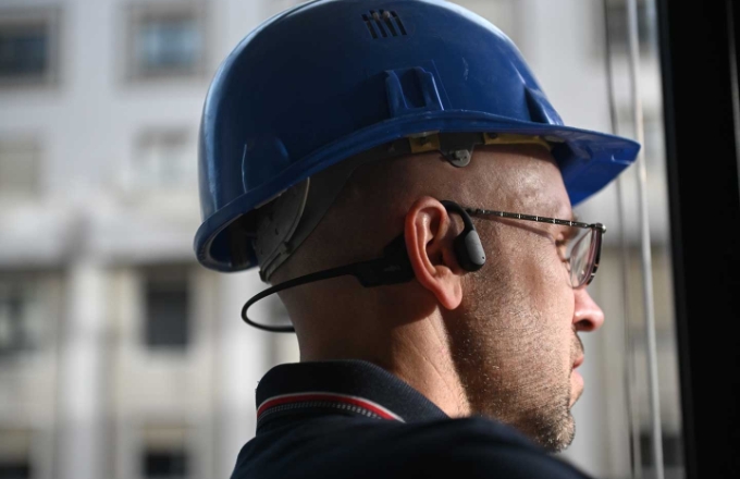Casques à conduction osseuse au travail : une technologie à évaluer