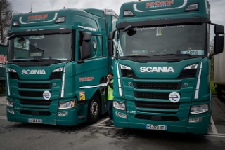 Une conductrice de camion 