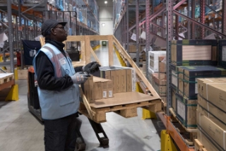 Un entrepôt qui dépote