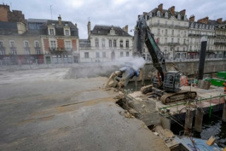 Une dalle béton déconstruite qui redonne à la Vilaine sa beauté
