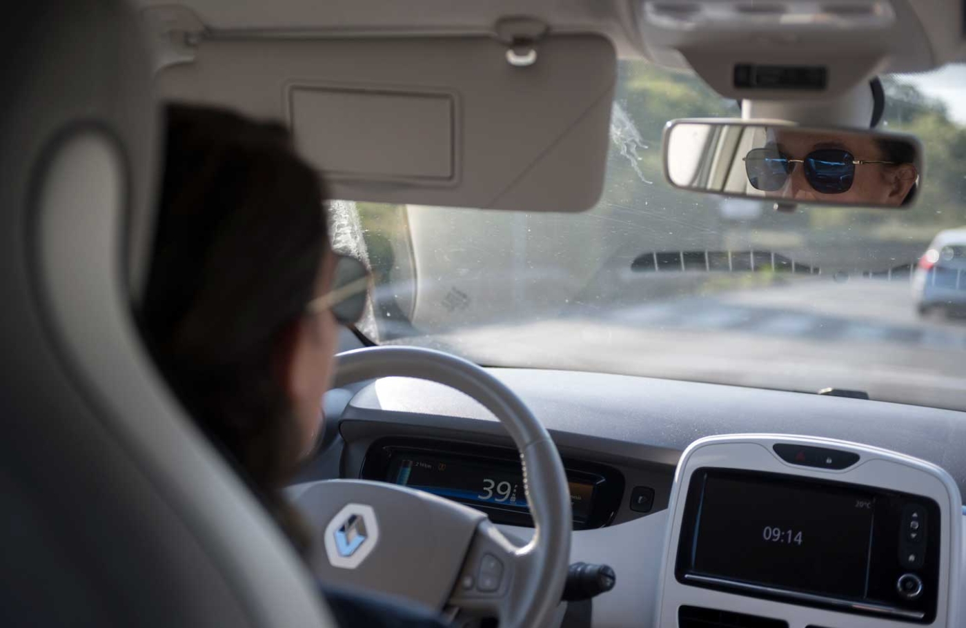 Pauline Martin, conseillère prévention à la Communauté d’agglomération de La Rochelle en situation de travail.