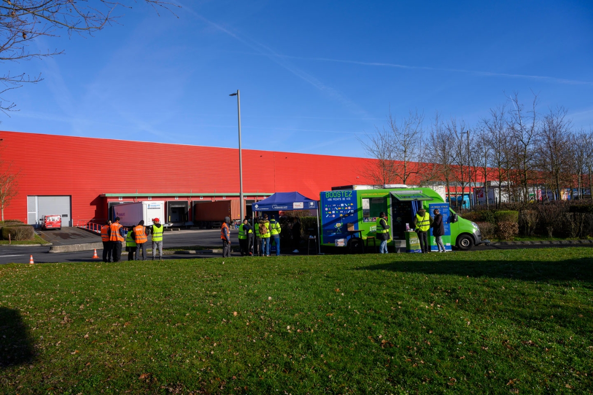 Vue sur le dispositif "truck À vous la santé" du Fastt