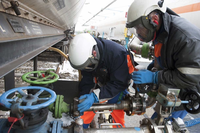 Le butadiène est un gaz, incolore, classé cancérogène et mutagène, sans effet de seuil. Il peut avoir des effets même à très faible dose. Le butadiène est un gaz, incolore, classé cancérogène et mutagène, sans effet de seuil. Il peut avoir des effets même à très faible dose.