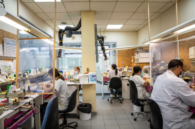 Salariés du laboratoire dentaire champenois