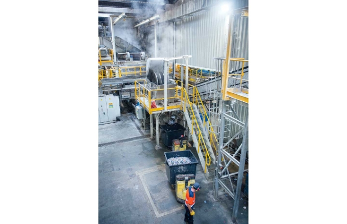Vue d'une installation de l'usine de l'entreprise Plastipak. Vue d'une installation de l'usine de l'entreprise Plastipak.