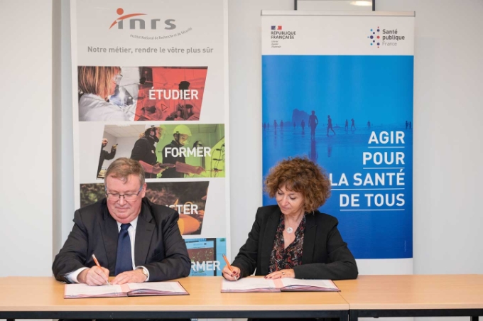 Signature de la convention entre l'INRS et Santé publique France. 