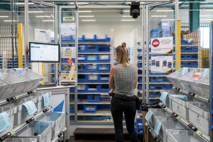 Vue d'une situation de travail dans une entreprise. Vue d'une situation de travail dans une entreprise.
