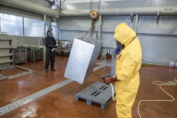 Vue d'une situation de travail chez Decalp/Decalp Inox. Vue d'une situation de travail chez Decalp/Decalp Inox.
