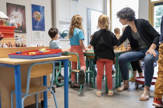 Vue d'une situation de travail dans une école. Vue d'une situation de travail dans une école.