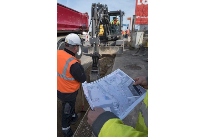 Sur les réseaux enterrés, deux accidents graves sont survenus en 2024  lors du plantage de fiches dans le sol pour implanter les bordures de trottoirs.