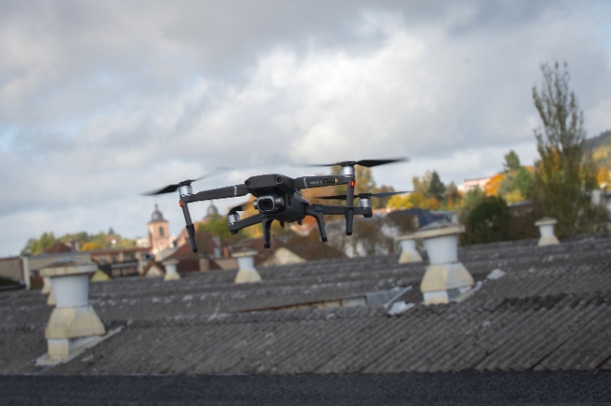Vue en gros plan d'un drone. Vue en gros plan d'un drone.