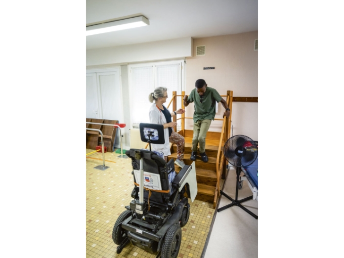 Illustration d'une situation d'accompagnement à la mobilité. 