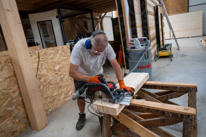 Vue d'une situation de travail dans l'entreprise Lignotoit.