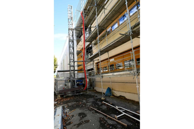 L’installation d'un échafaudage avec lift pour un chantier sur un bâtiment de deux étages est rare. C'est un équipement plus fréquemment utilisé pour des bâtiments d'au moins cinq étages.