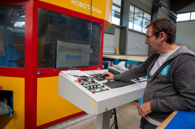 Vue d'une situation de travail dans l'entreprise AMC.