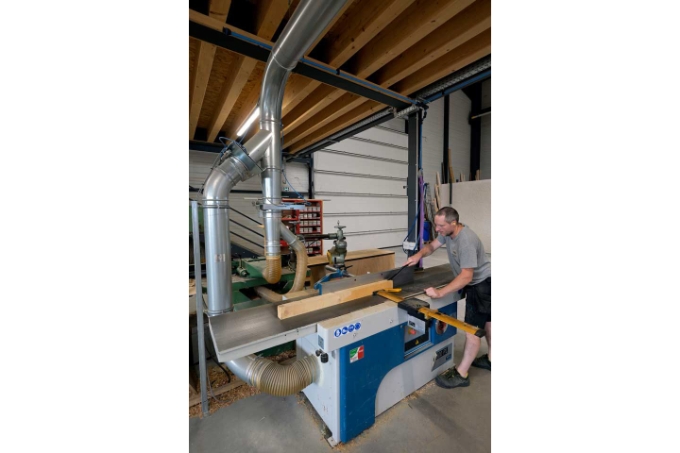 Vue d'une situation de travail dans l'entreprise MJ Ossature bois.