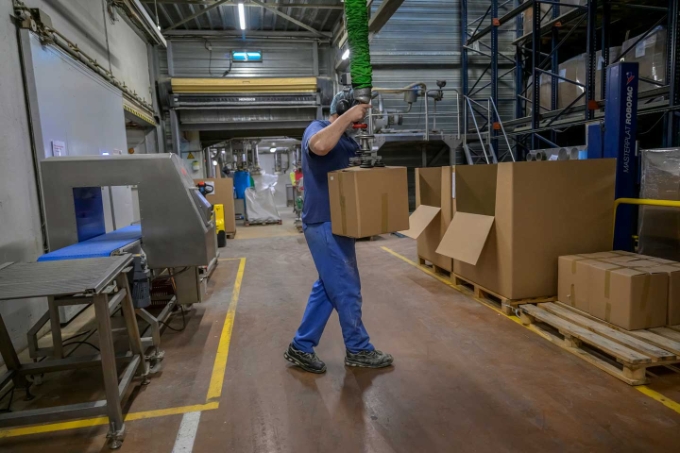 Les manutentions représentent un risque diffus, sur lequel l’entreprise s’est engagée avec différents équipements d'aide.