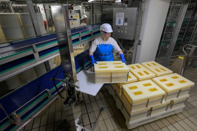 Vue d'une situation de travail dans la Société fromagère de Bouvron.