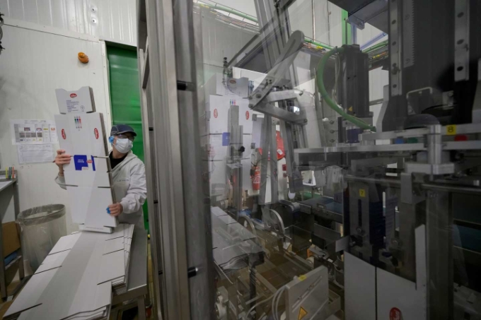 Vue d'une situation de travail dans la Société fromagère de Bouvron.