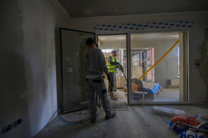 Le logisticien approvisionne les intervenants  du chantier et leur évite ainsi un grand nombre de manutentions.