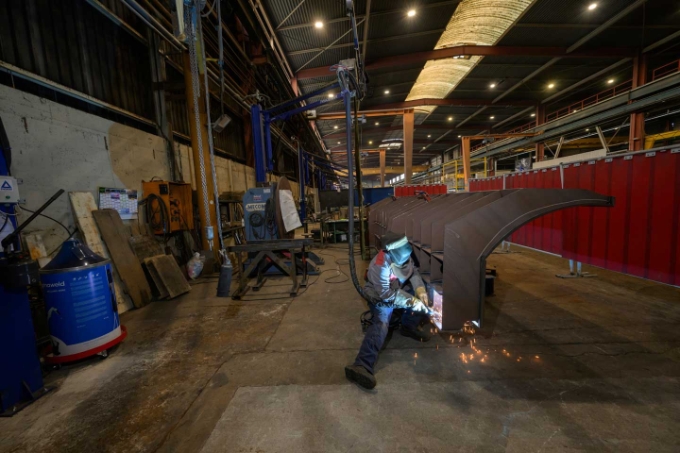 Malgré les réticences de certains au départ, l'acceptation de l'équipement a été relativement rapide. L'ensemble  des travailleurs apprécient aujourd'hui l'absence de fumées dans l'atelier.