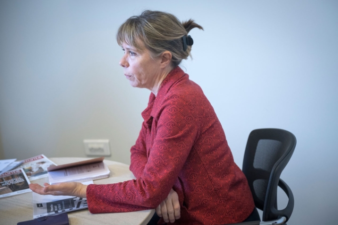 Sophie Thiéry en situation d'interview.