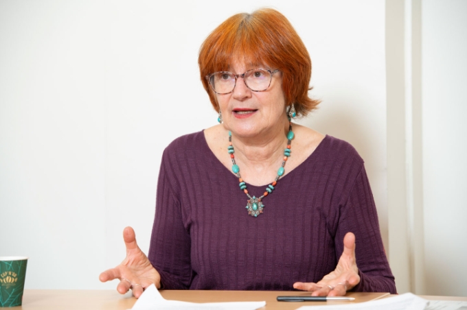 Florence Chappert en situation d'interview.