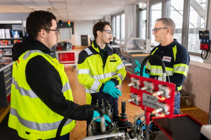 Vue d'une situation de travail dans l'entreprise Egger.