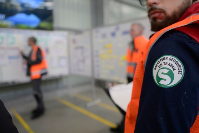 Vue d'un sauveteur secouriste du travail.