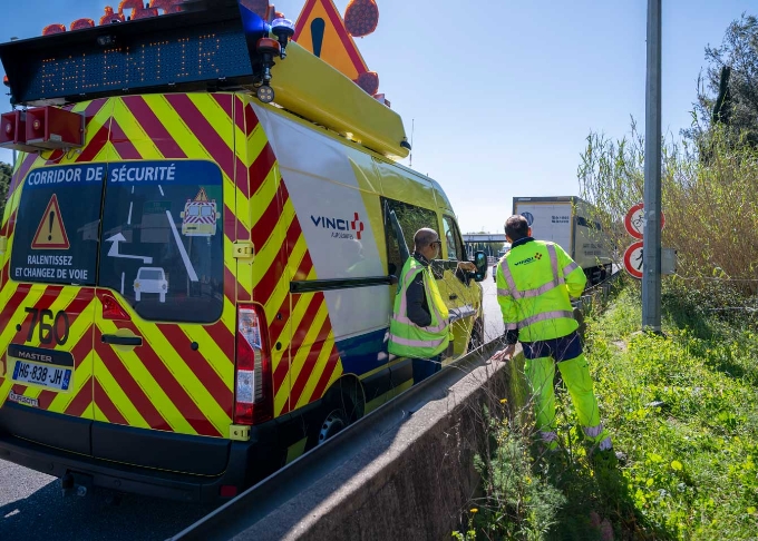 Vue d'une situation de travail d'un patrouilleur autoroutier