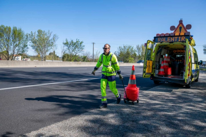 Vue d'une situation de travail d'un patrouilleur autoroutier.