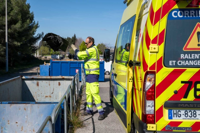 Vue d'une situation de travail d'un patrouilleur autoroutier.