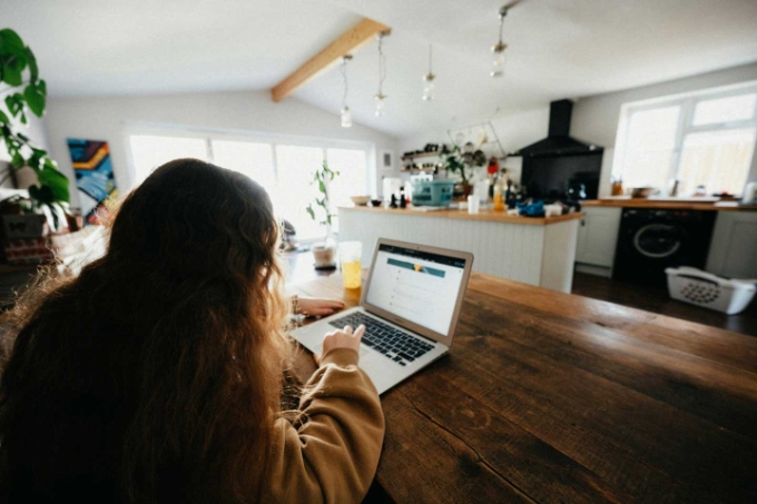 Vue d'une situation de télétravail.