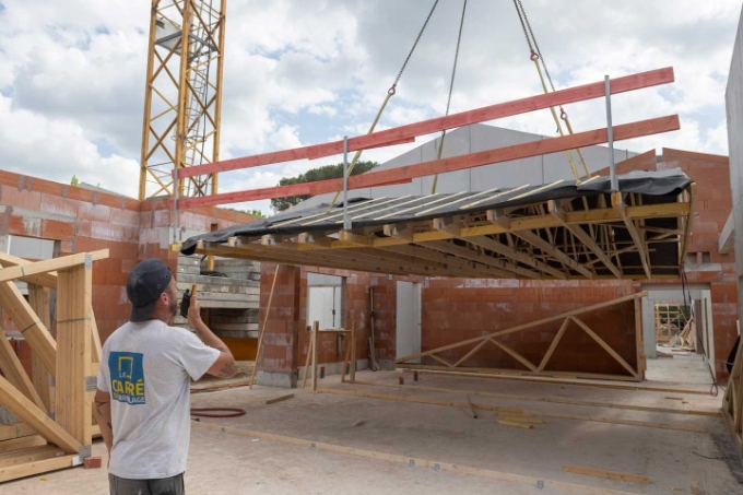 Vue d'une situation de travail sur chantier.