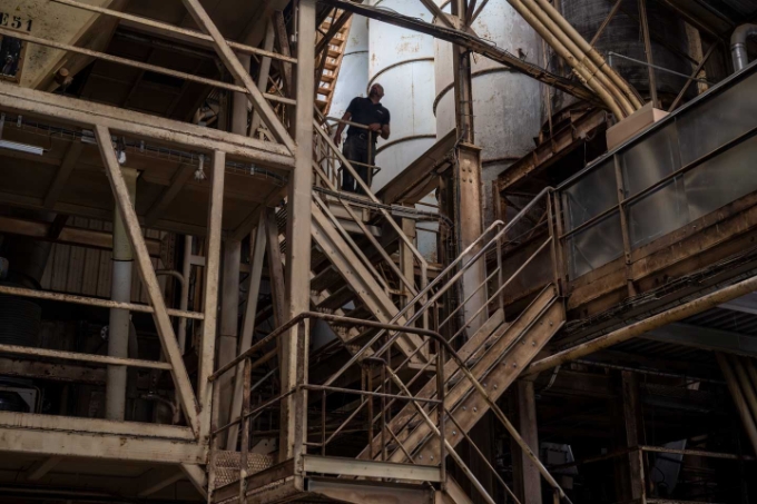 De nombreux escaliers ont été mis  en place sans remettre en cause le bâti, afin  de sécuriser les accès aux silos, que ce soit pour la maintenance ou le bon fonctionnement des installations.