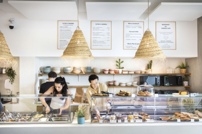 Vue d'une situation de travail en restauration.